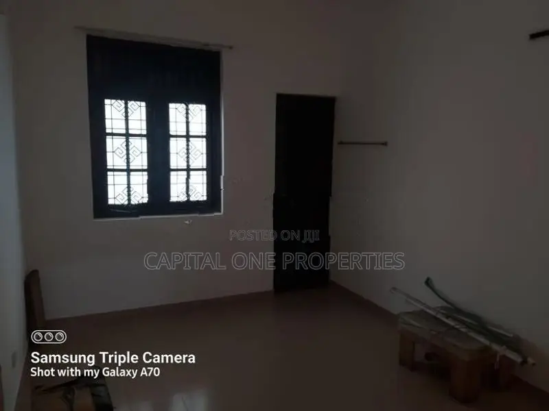 Staff Accomodation For Rent Opp. Havelock City Colombo 5 - 2255U