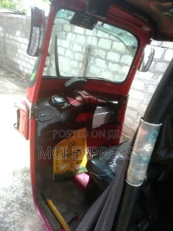 Bajaj RE Three Wheel 2010