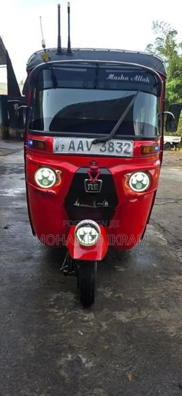 Bajaj RE 2014