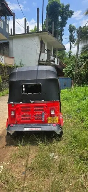 Bajaj RE 2014