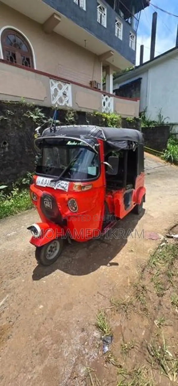 Bajaj RE 2014