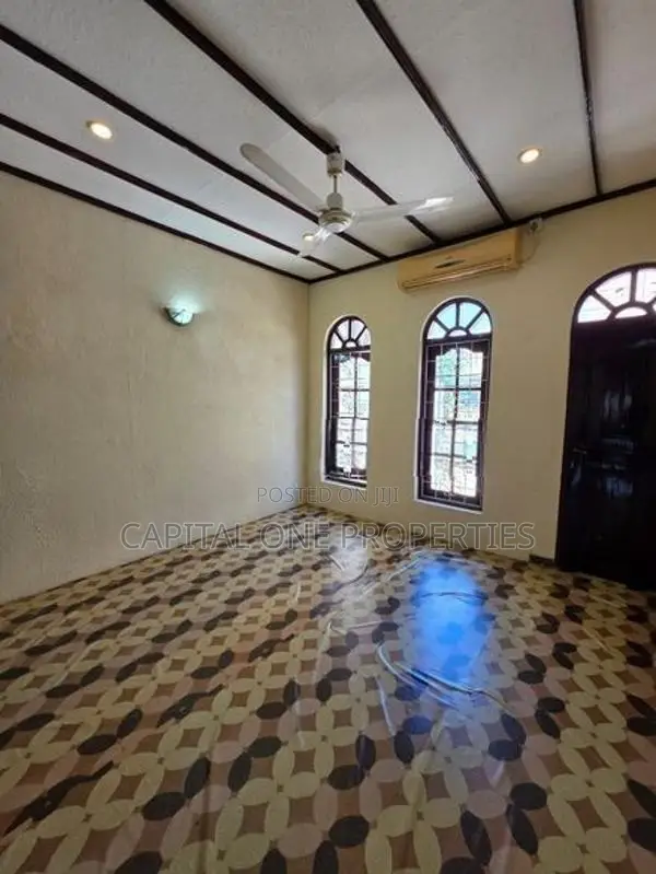 2 Story Luxury House For Rent In Dehiwala - 4089U