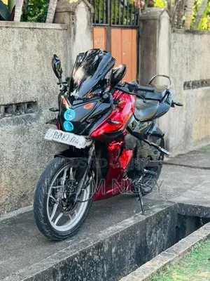 Bajaj Pulsar AS 150 2017