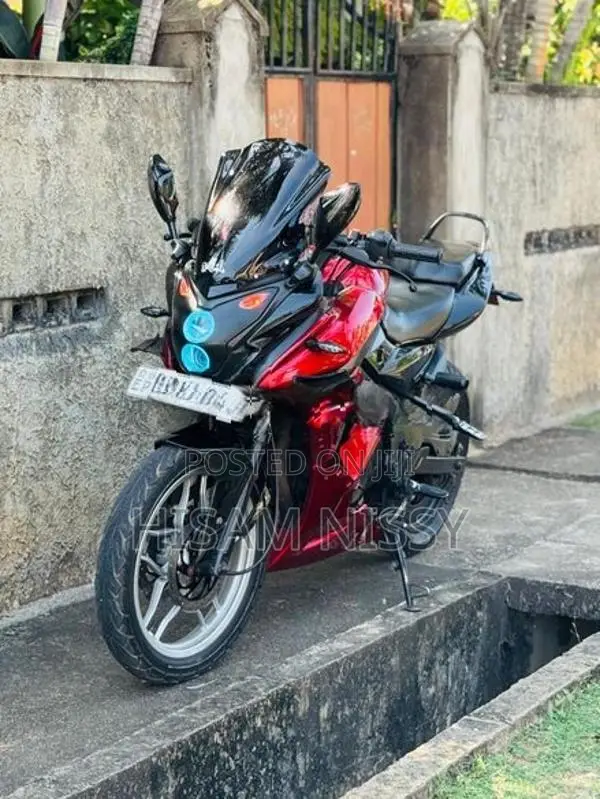 Bajaj Pulsar AS 150 2017