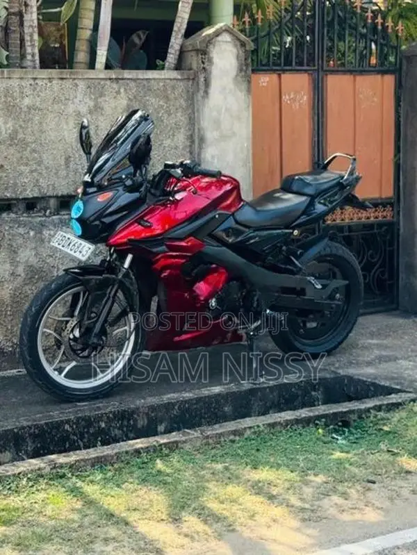 Bajaj Pulsar AS 150 2017