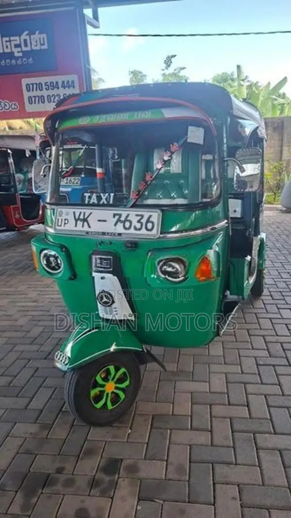 Bajaj RE 4 Stroke 2011