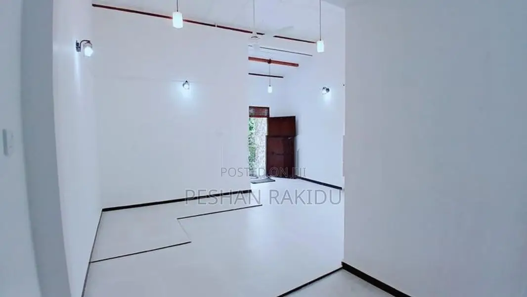 Newly Build Upstairs House For Rent In Pelawatta Battaramulla