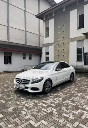 Mercedes Benz C200 Diesel Premium Plus 2017