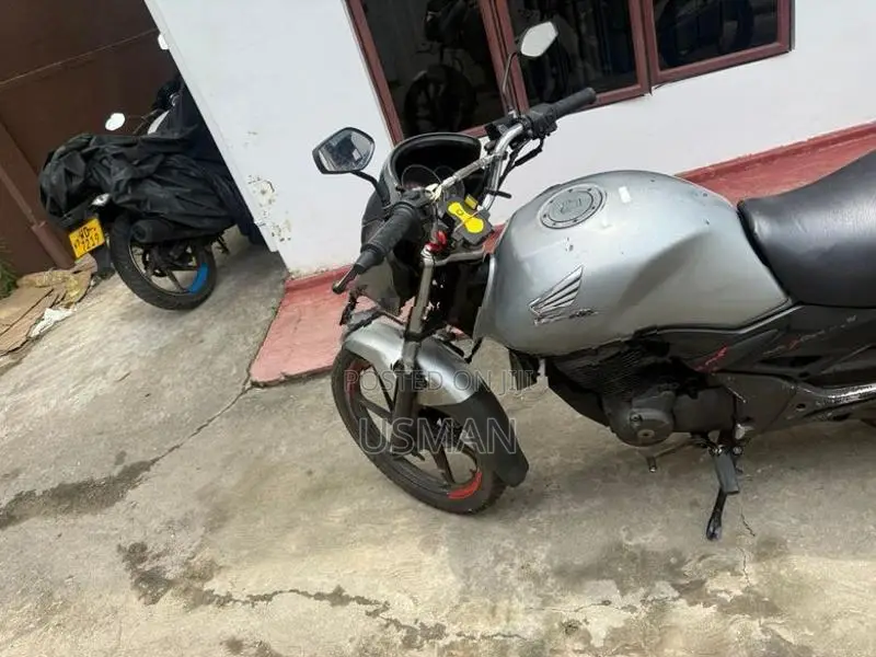 Honda CB Unicorn 2011