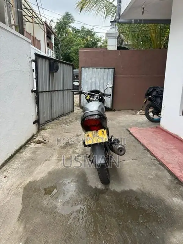 Honda CB Unicorn 2011