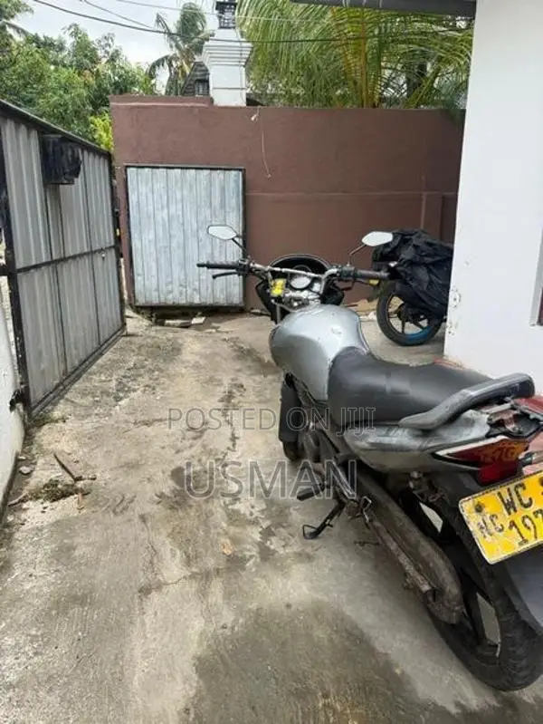 Honda CB Unicorn 2011