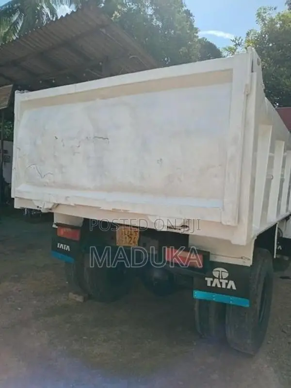 Tata Tipper 2011