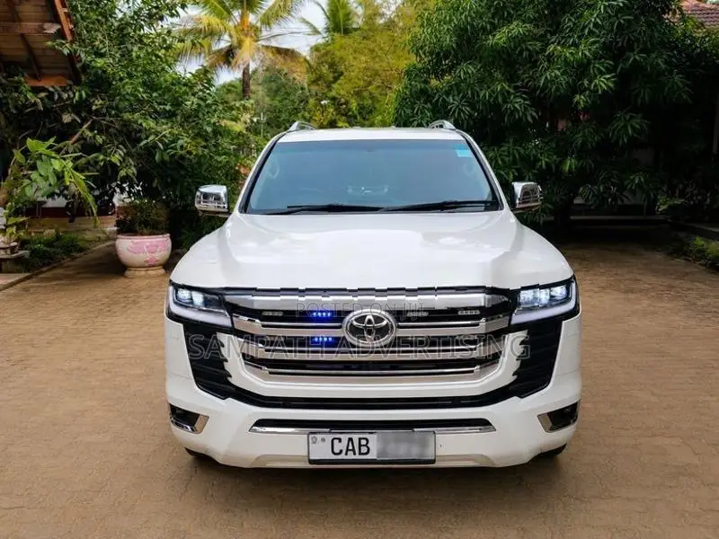 Toyota Land Cruiser V8 2013