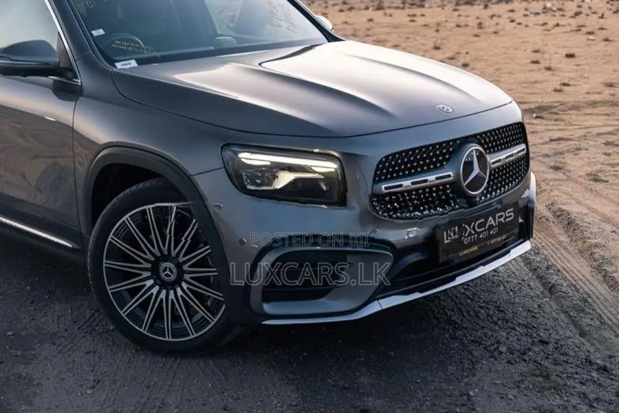 Mercedes Benz GLB 200 AMG Premium Plus 2025