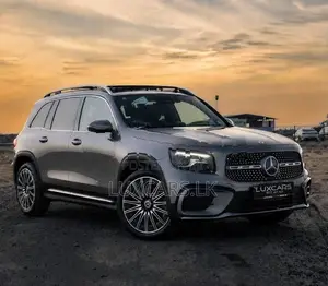 Mercedes Benz GLB 200 AMG Premium Plus 2025