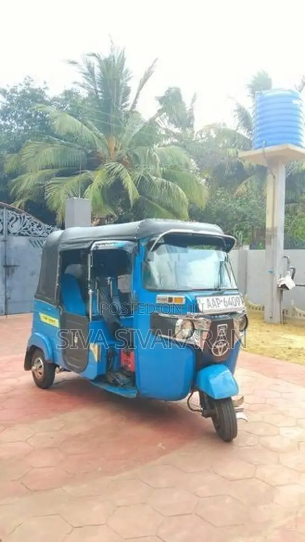 Bajaj RE Three Wheeler 2014