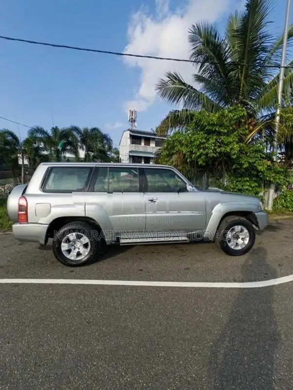 Nissan Patrol 2011