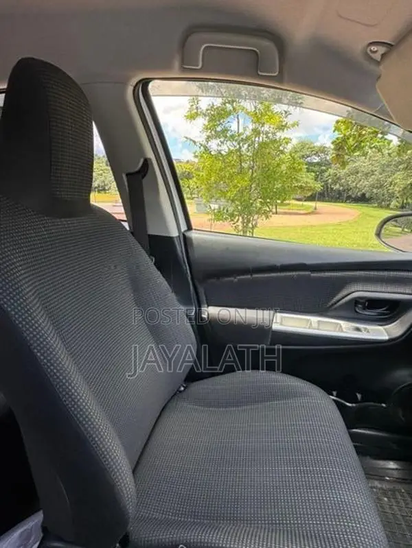 Toyota Vitz 2015