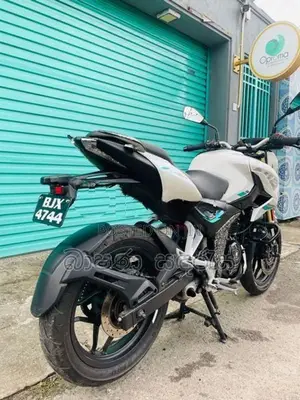 Bajaj Pulsar N160 2025