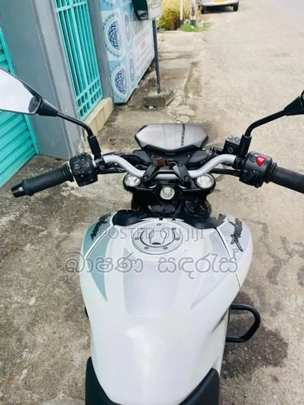 Bajaj Pulsar N160 2025