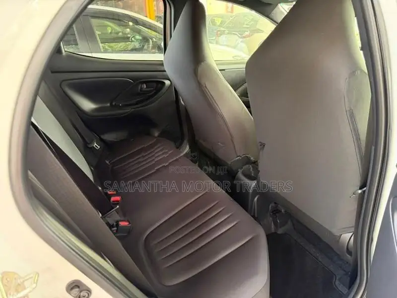Toyota Yaris X Grade 2025