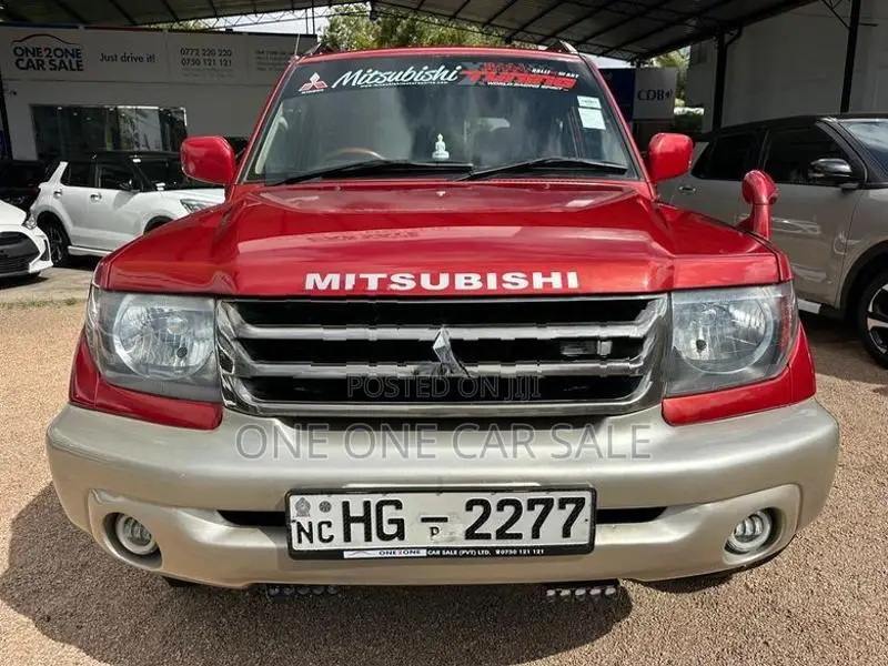 Mitsubishi Pajero IO Jeep 4WD 2000