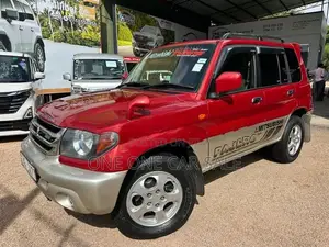 Mitsubishi Pajero IO Jeep 4WD 2000