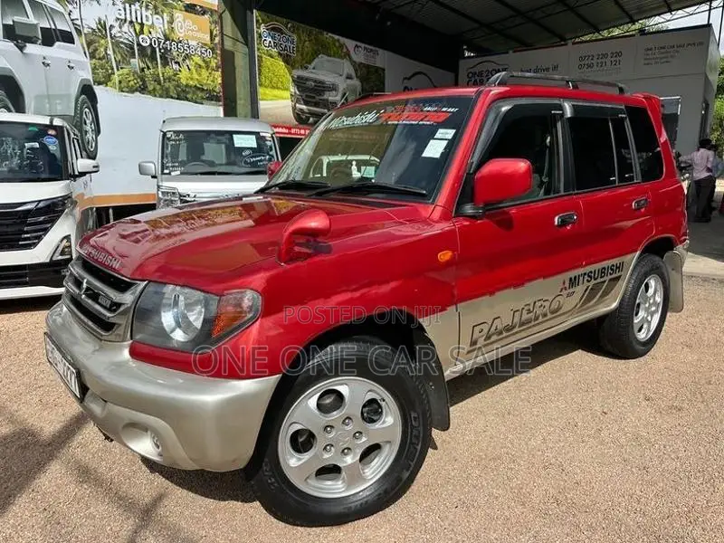 Mitsubishi Pajero IO Jeep 4WD 2000