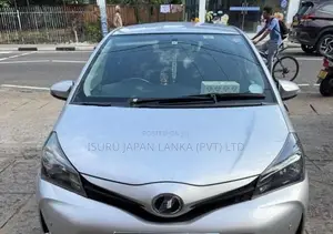 Toyota Vitz 2015