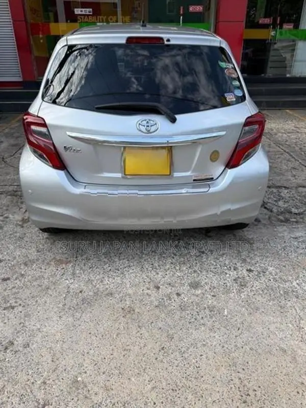 Toyota Vitz 2015