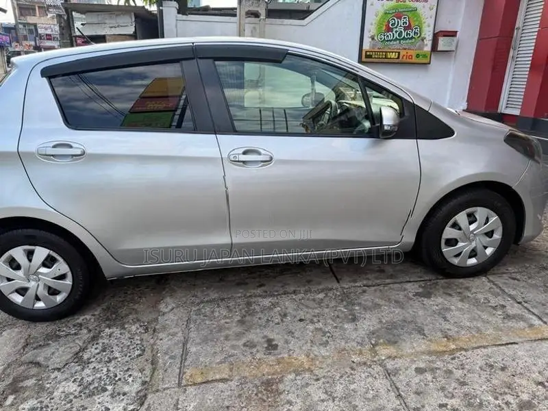 Toyota Vitz 2015