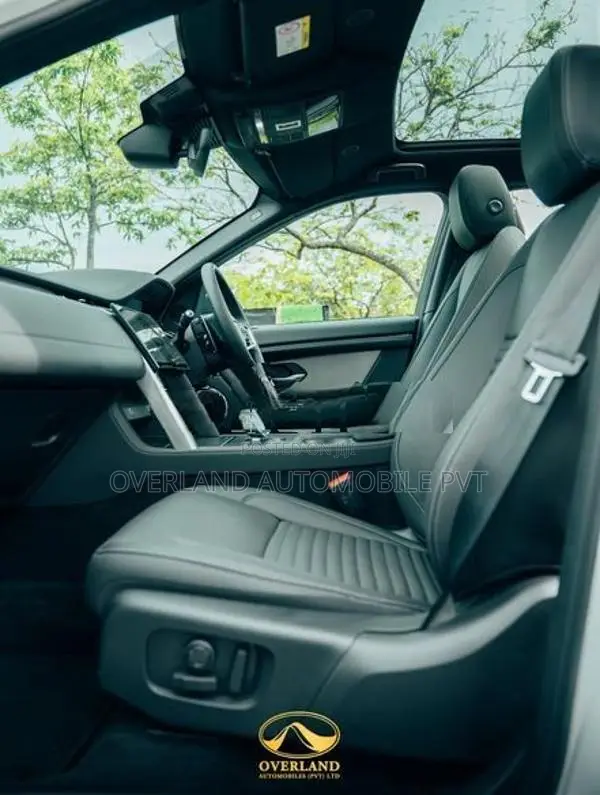 Land Rover Discovery Sport Dynamic HSE PHEV UK 2025