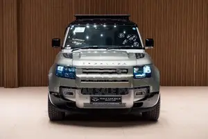 Land Rover Defender P300 X-Dynamic SE 2025