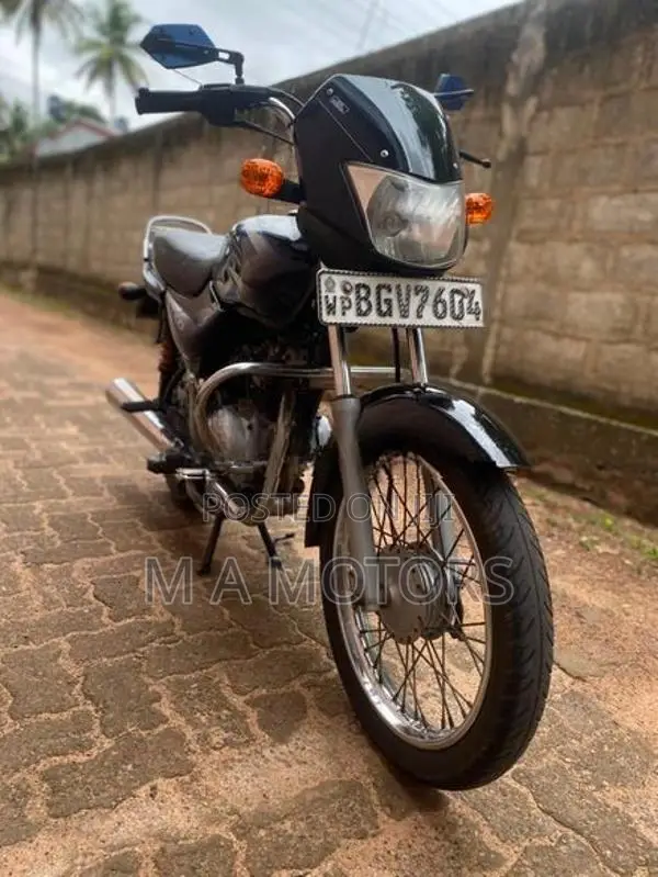 Bajaj CT100 2018