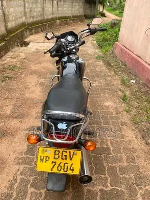 Bajaj CT100 2018