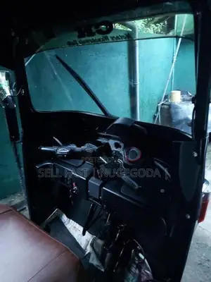 Bajaj RE 2010