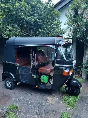 Bajaj RE 2010