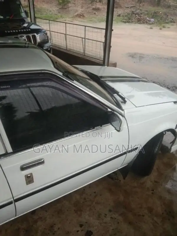 Nissan B11 1985