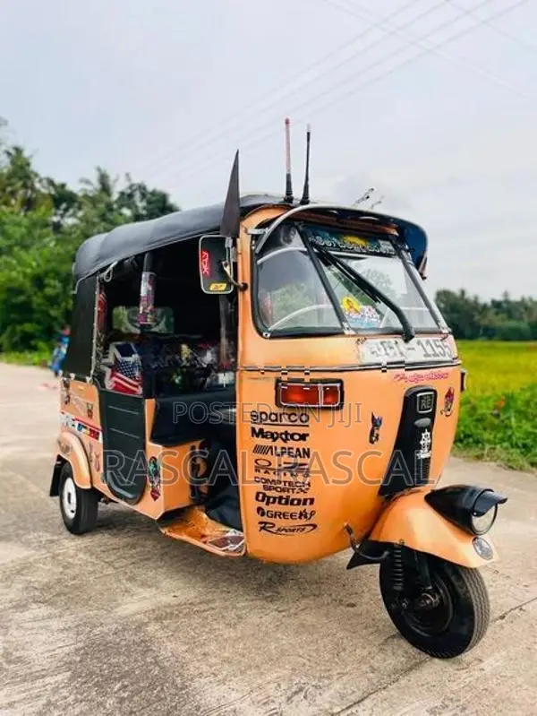 Bajaj RE 2005