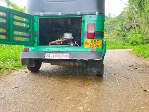 Bajaj RE 2015