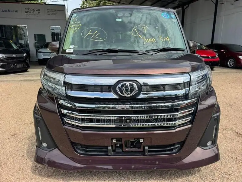 Toyota Roomy Custom G 2023