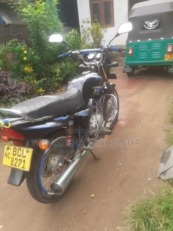 Bajaj CT100 2014
