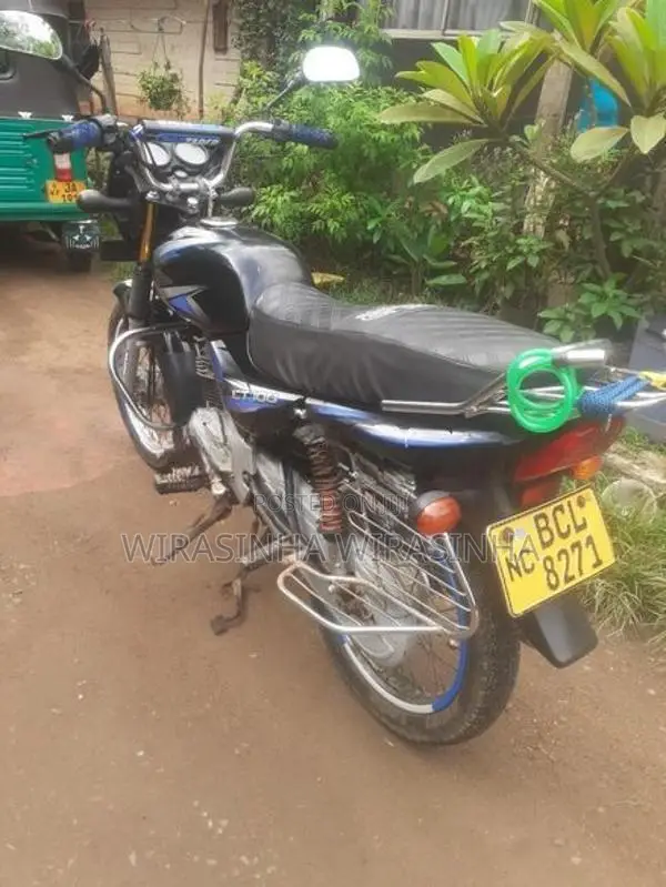 Bajaj CT100 2014