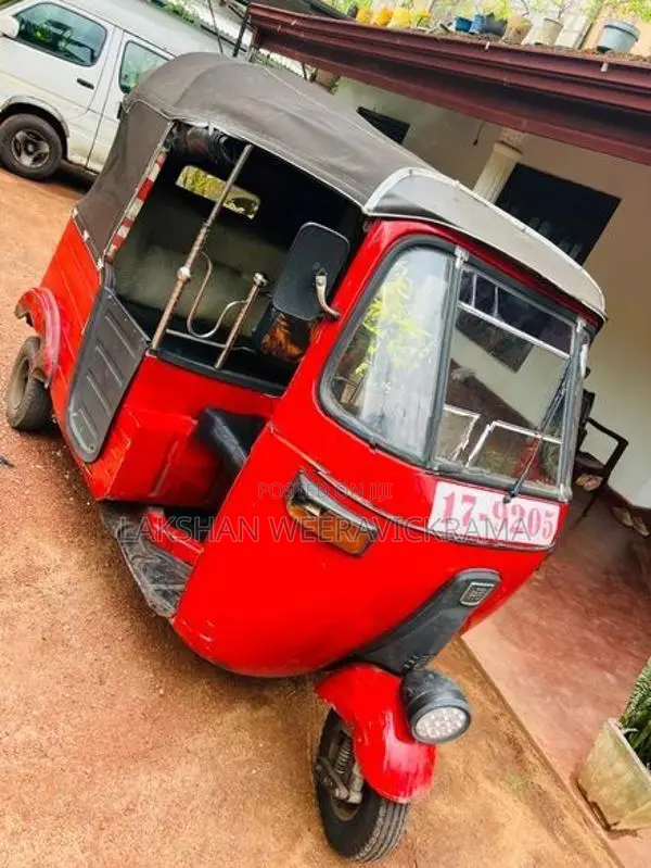Bajaj RE 1990