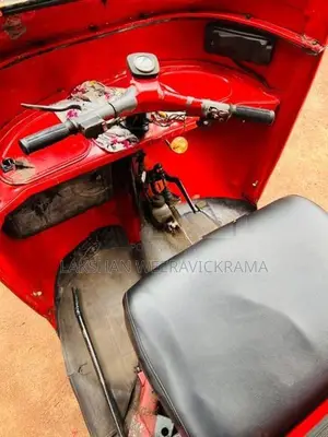 Bajaj RE 1990