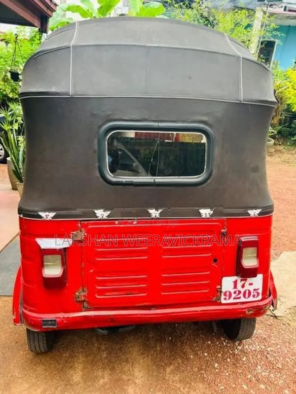 Bajaj RE 1990