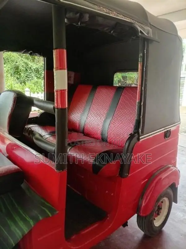 Bajaj RE 2009