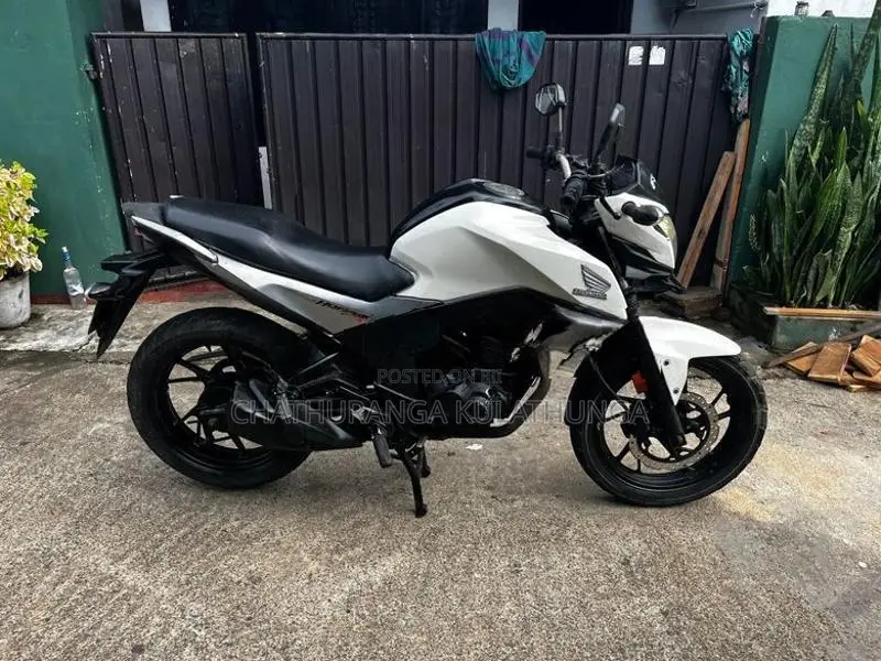 Honda Hornet 2.0 2017