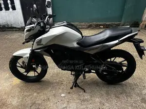 Honda Hornet 2.0 2017