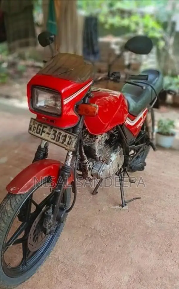 Suzuki GS 125 1999